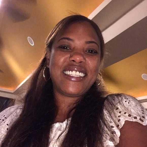 Meet your Posher, Yahima - Picture 2 of 2